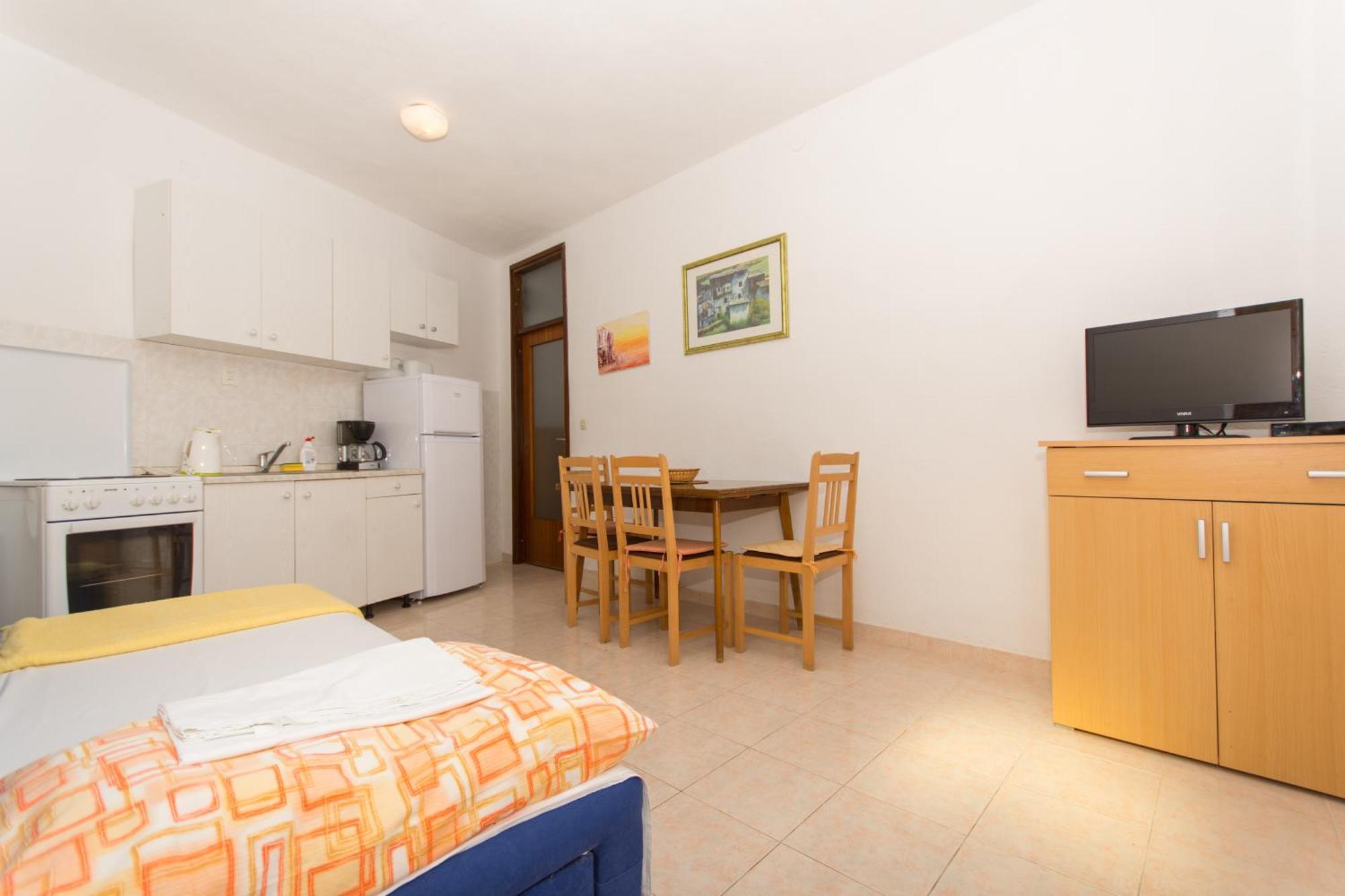 Apartments Marinana Ражань Экстерьер фото